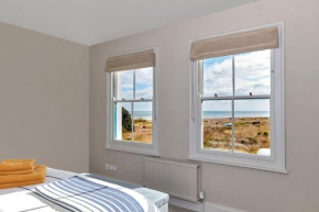Bosun Cottage - Boutique retreat on the beach